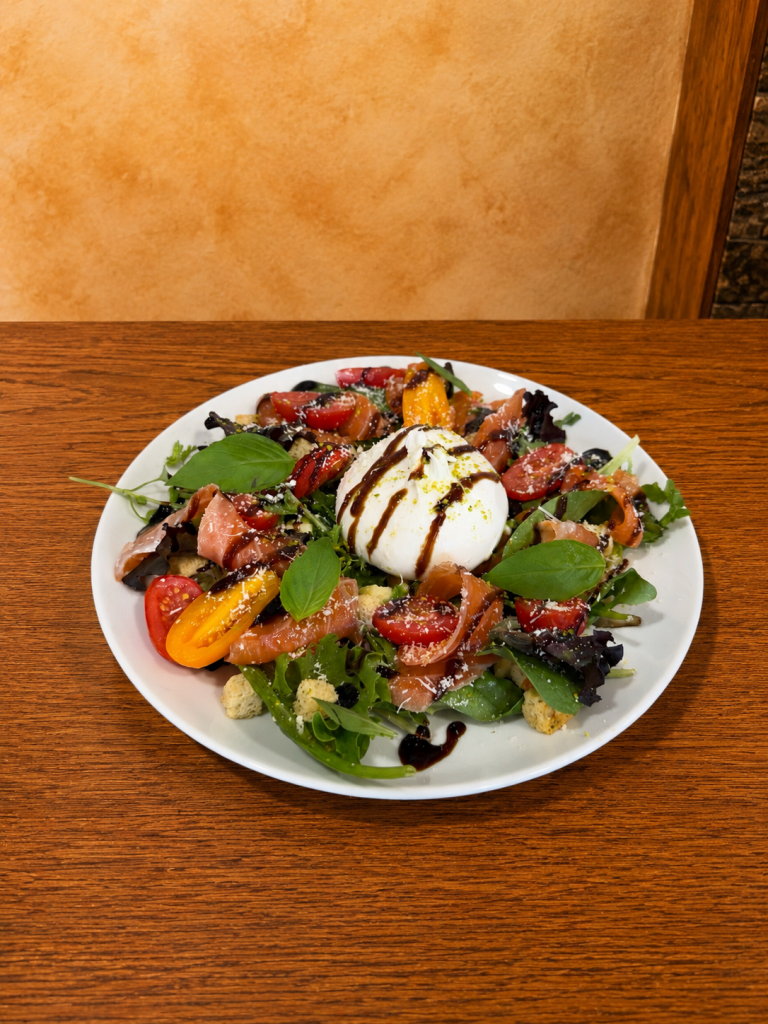 Salades burrata saumon pizza Esposito Clermont de l'Oise